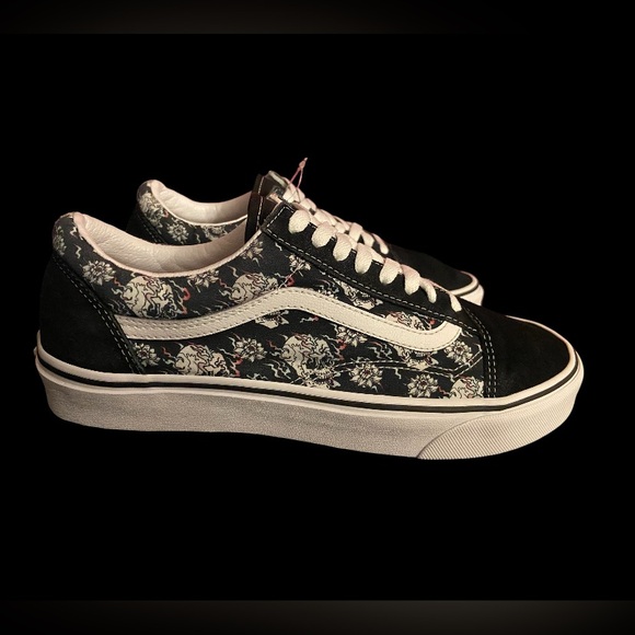 Vans Other - VANS mens size 9.5 Flash Skulls Old Skool Shoes NWOT/NWOB